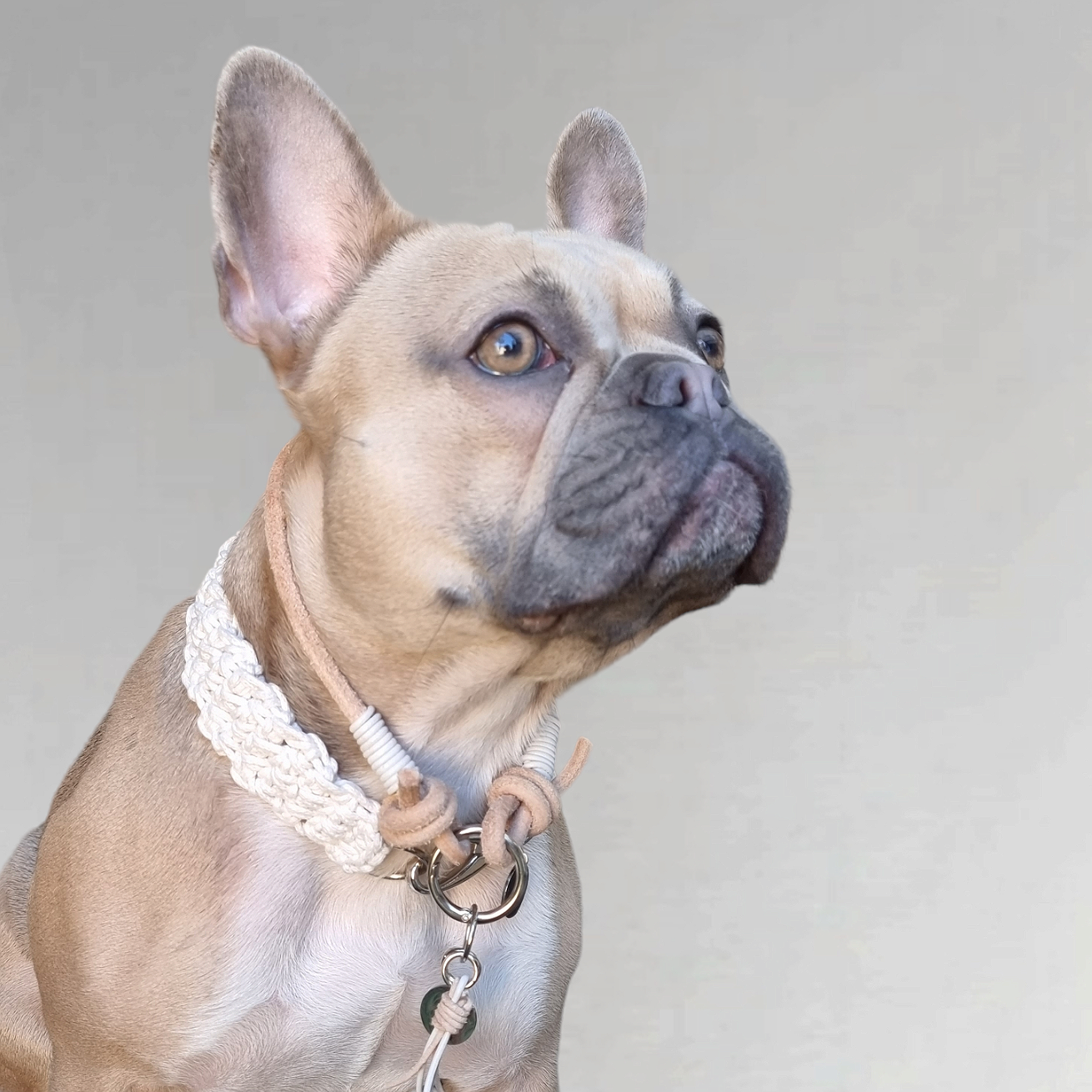 LivalaPip™ - Leather Necklace - White