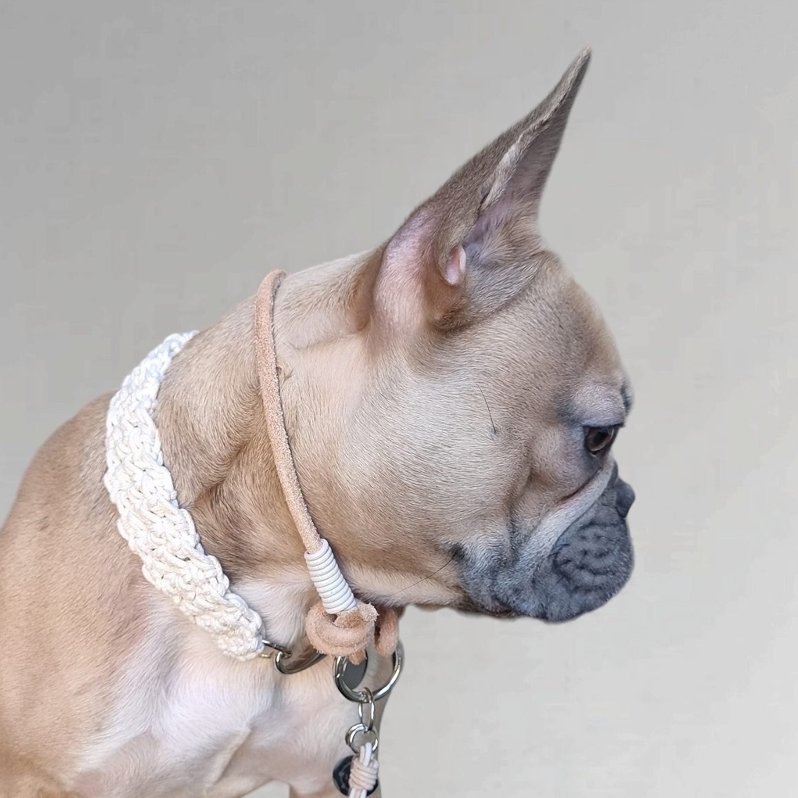 LivalaPip™ - Leather Necklace - White