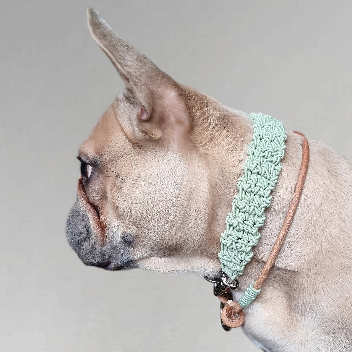 LivalaPip™ - Leather Necklace - Pastel Green/White
